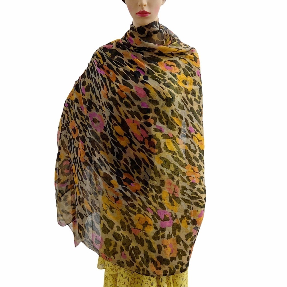 Vintage print scarf/wrap